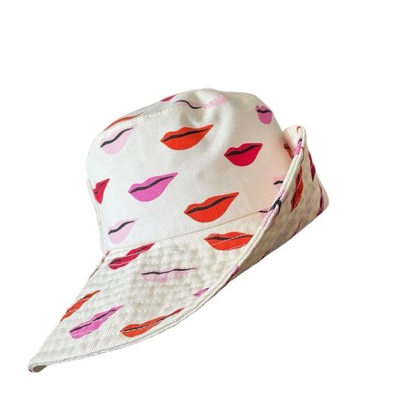 Colorful Lip Print Bucket Hat - Picture 4 of 7